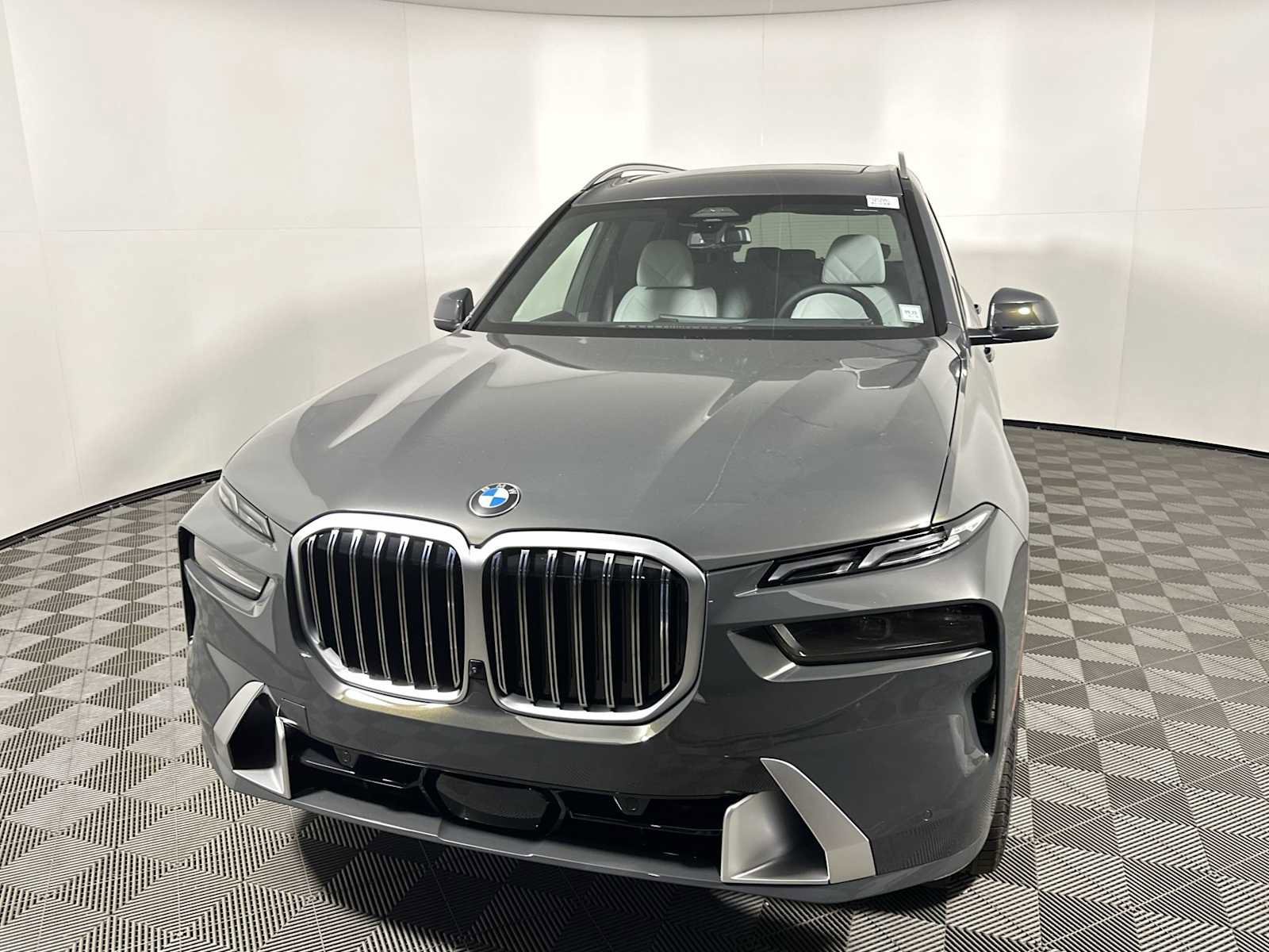 New 2026 BMW X7 xDrive40i w/ Executive Package image 7