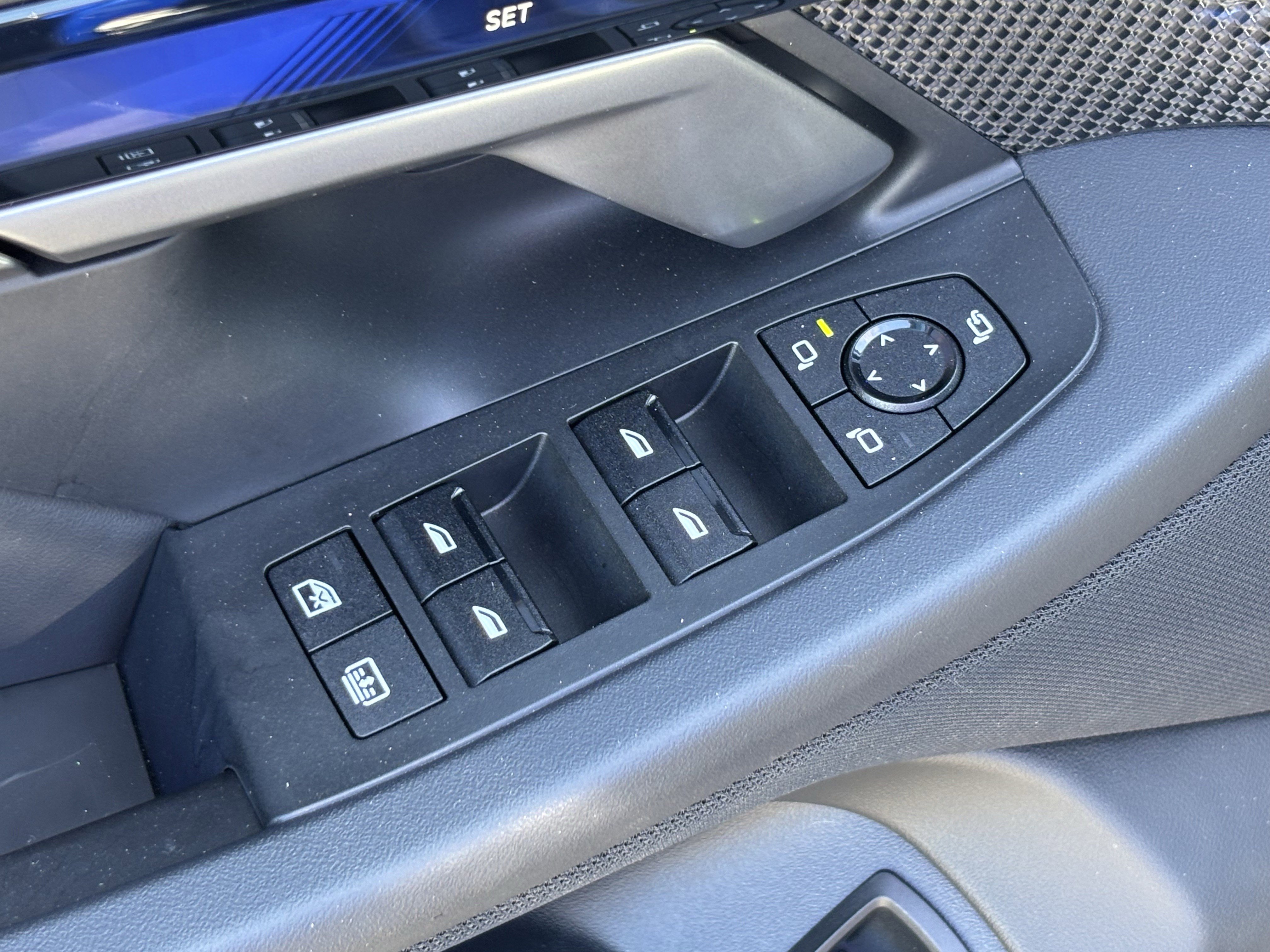 Used 2025 BMW M5 w/ Carbon Package AWD/4WD image 15