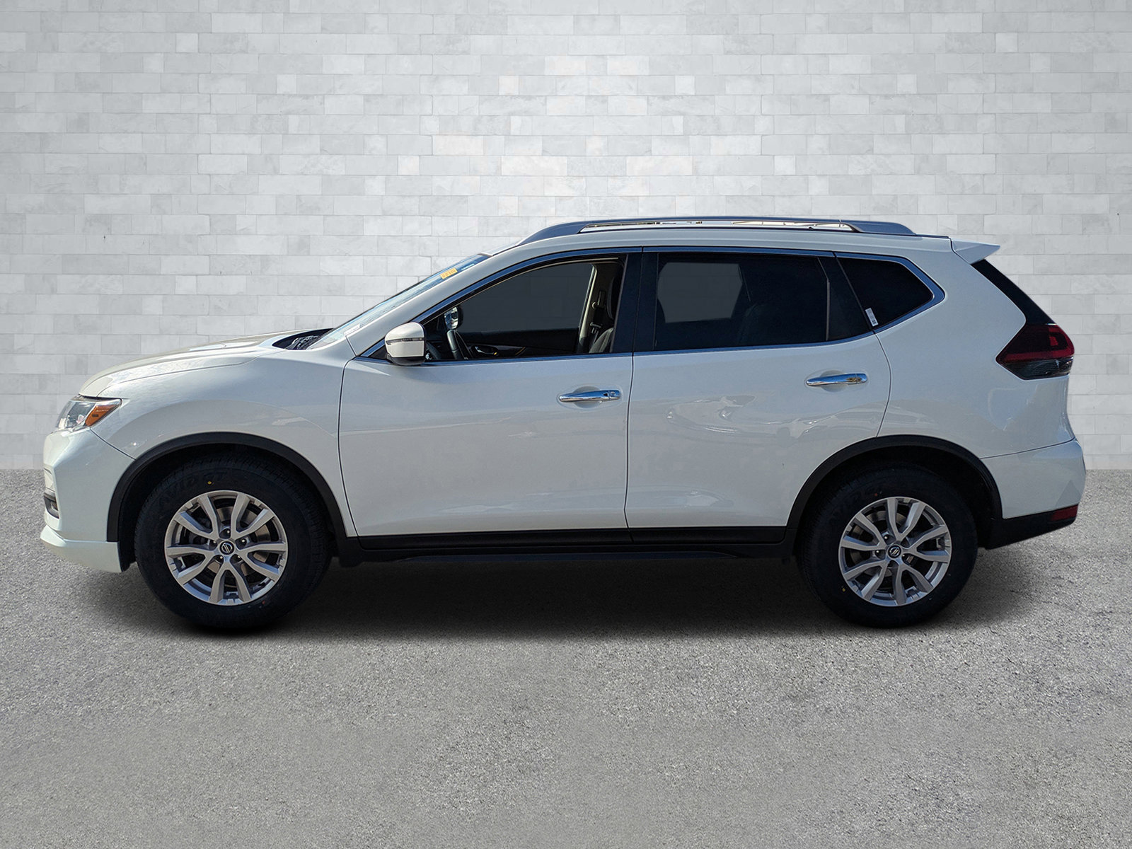 Used 2019 Nissan Rogue SV image 8