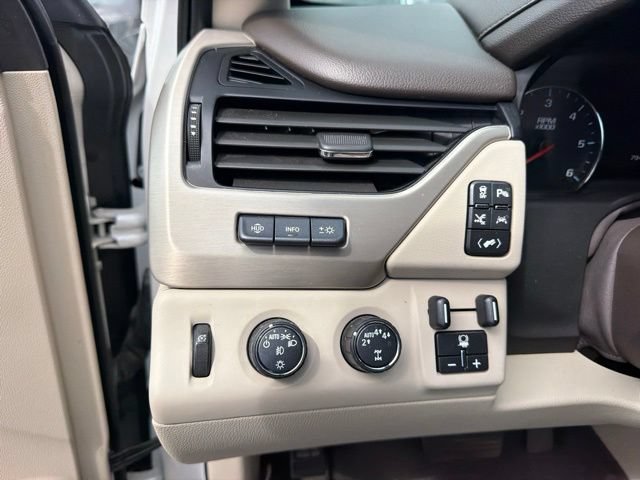 Used 2020 GMC Yukon XL Denali w/ Denali Ultimate Package AWD/4WD image 9
