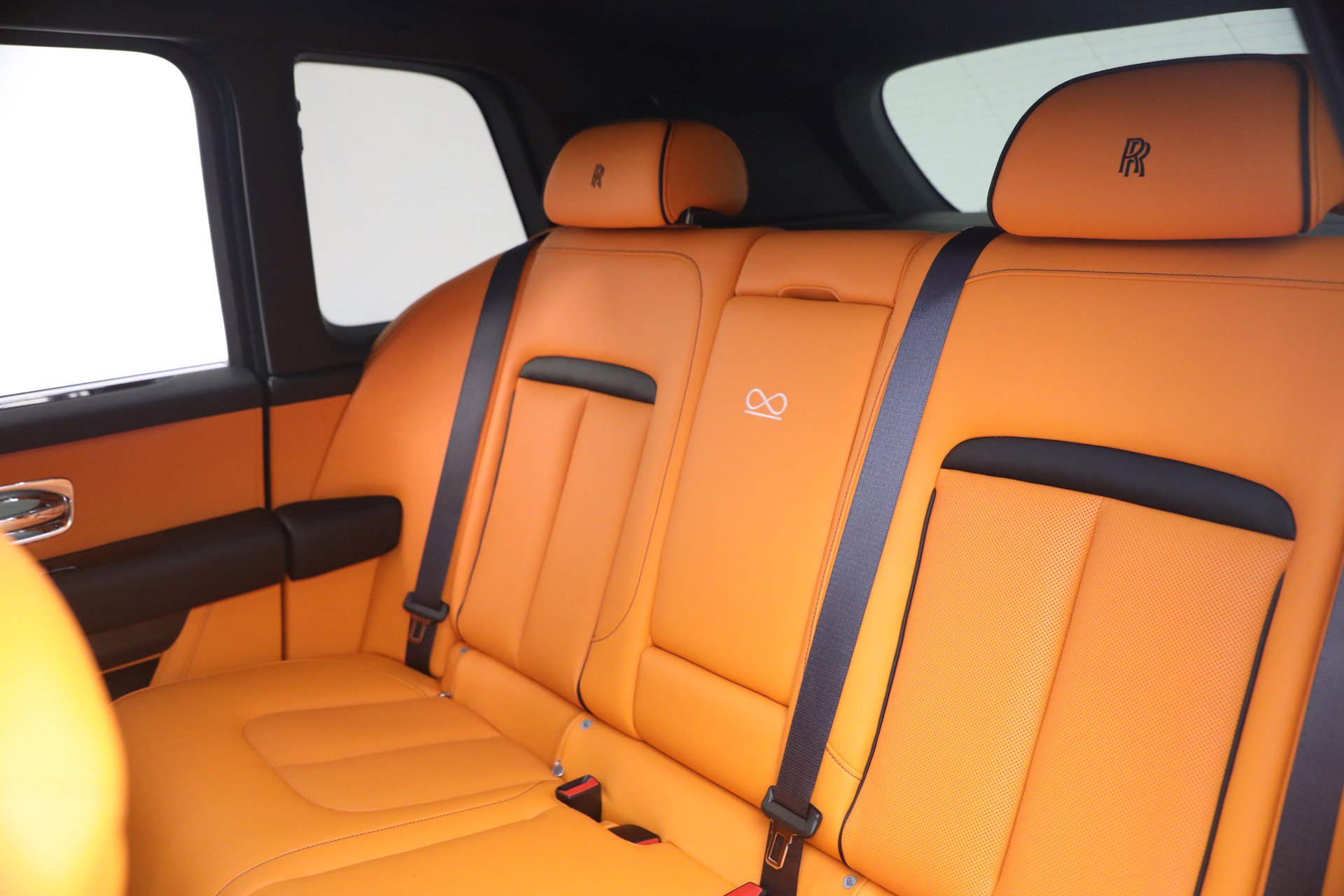 New 2026 Rolls-Royce Cullinan Black Badge image 24