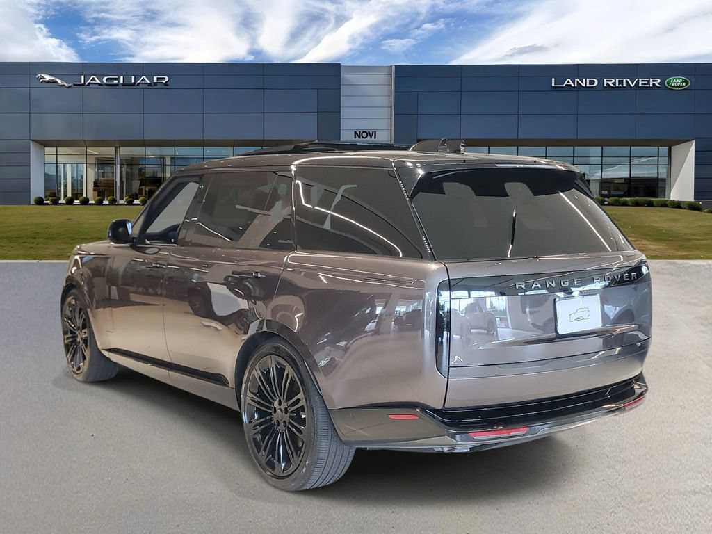 New 2026 Land Rover Range Rover Long Wheelbase SE AWD/4WD image 4