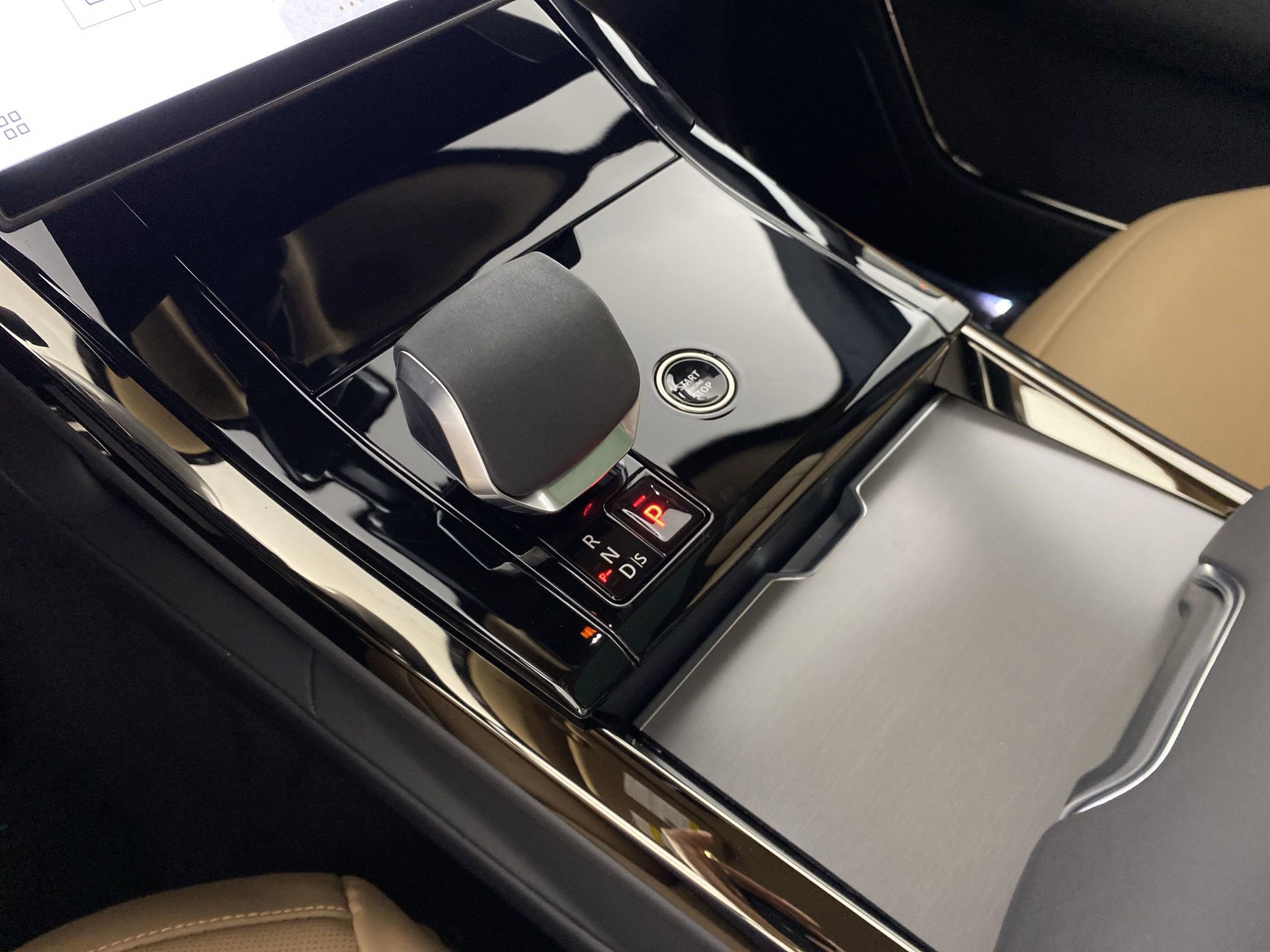 New 2025 Land Rover Range Rover Sport Dynamic SE image 15