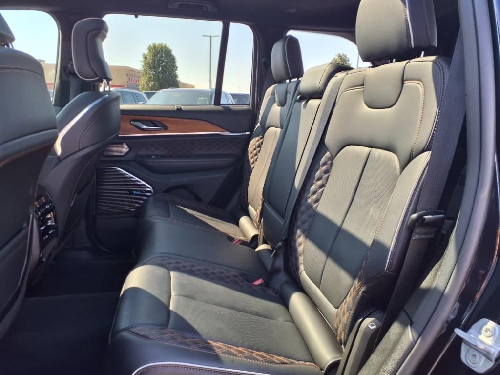 Used 2022 Jeep Grand Cherokee Summit image 10