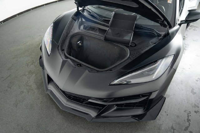 Used 2024 Chevrolet Corvette Z06 RWD image 27