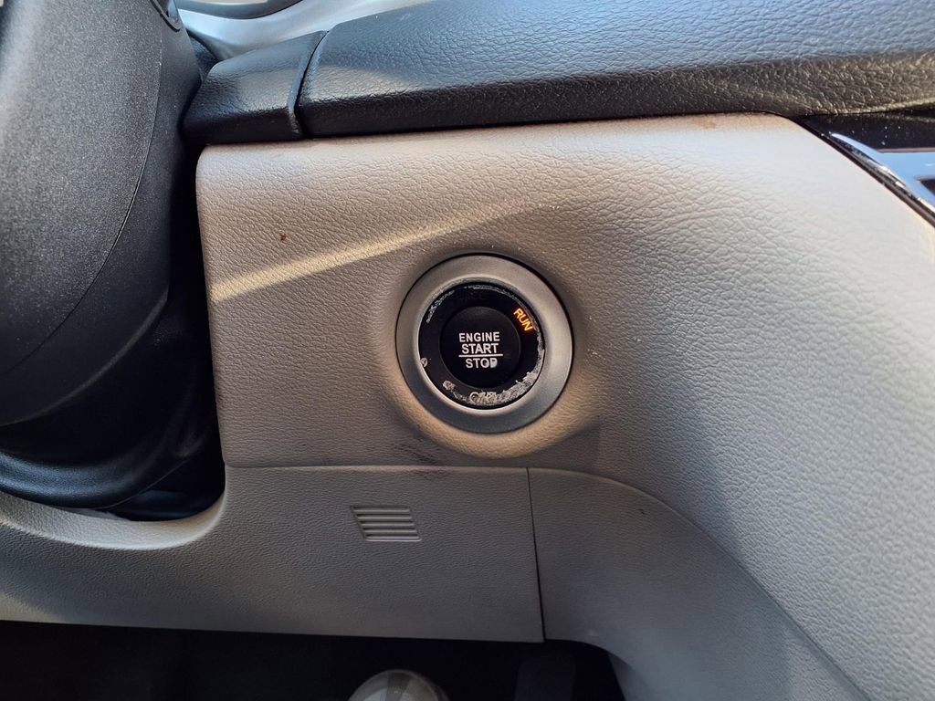 Used 2020 Chrysler Pacifica Touring-L Plus image 8