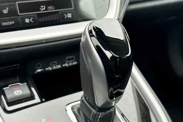Used 2023 Subaru Outback Limited image 25