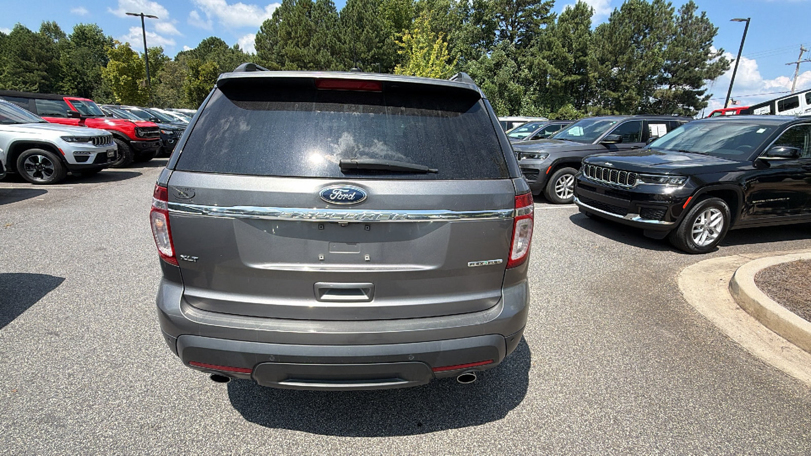 Used 2013 Ford Explorer XLT FWD image 9