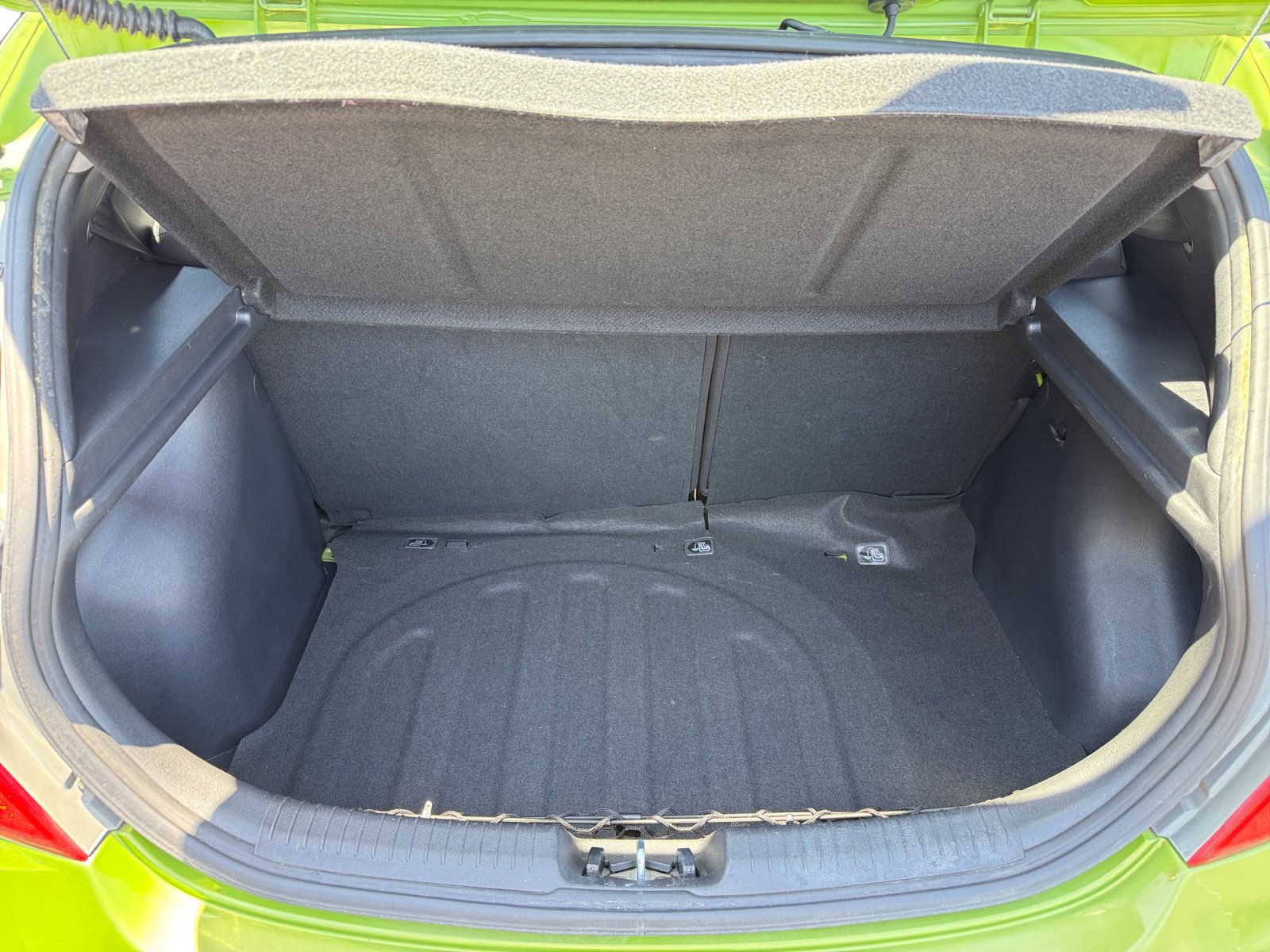 Used 2012 Hyundai Accent SE FWD image 17