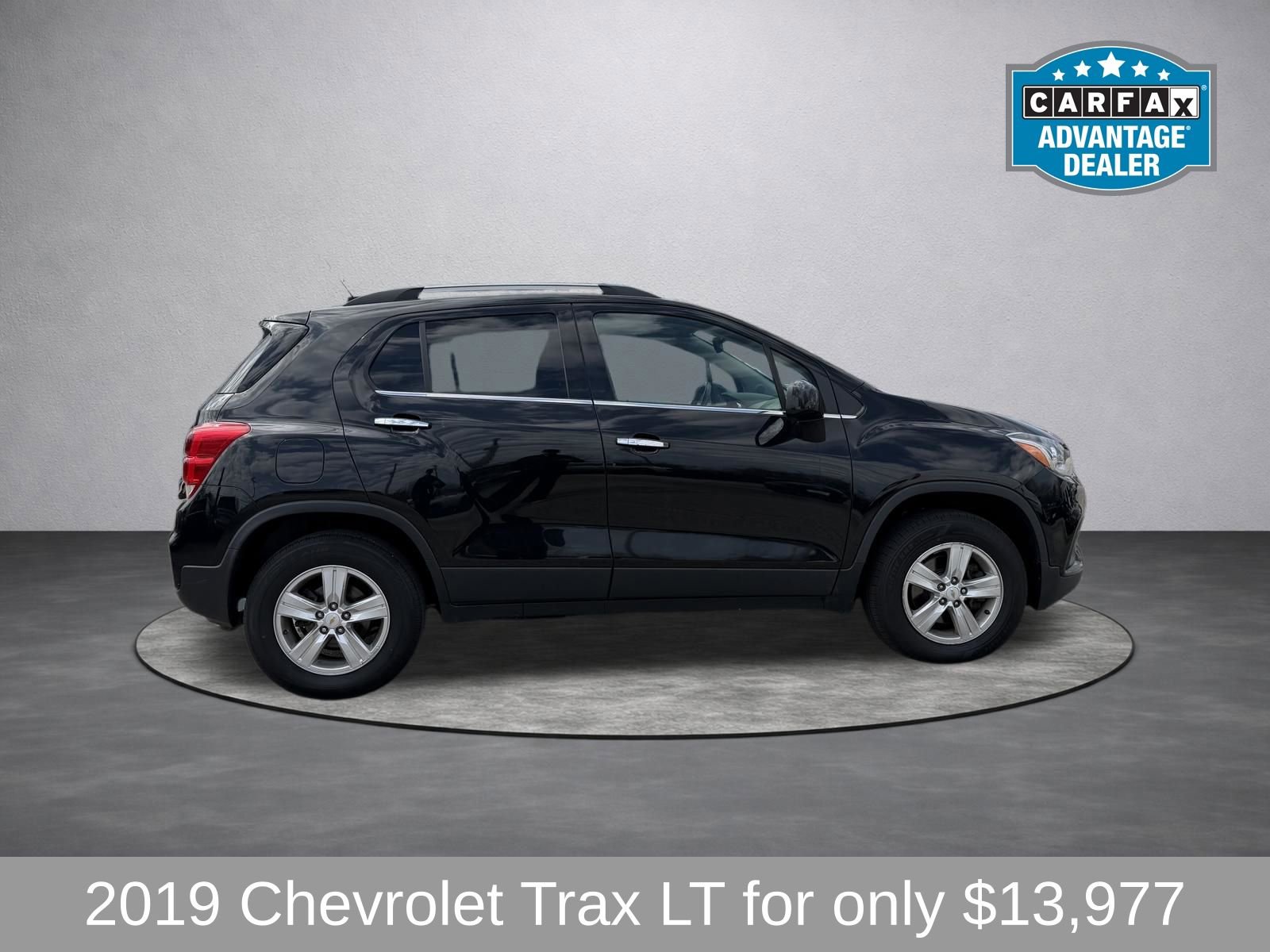 Used 2019 Chevrolet Trax LT w/ LT Convenience Package image 2