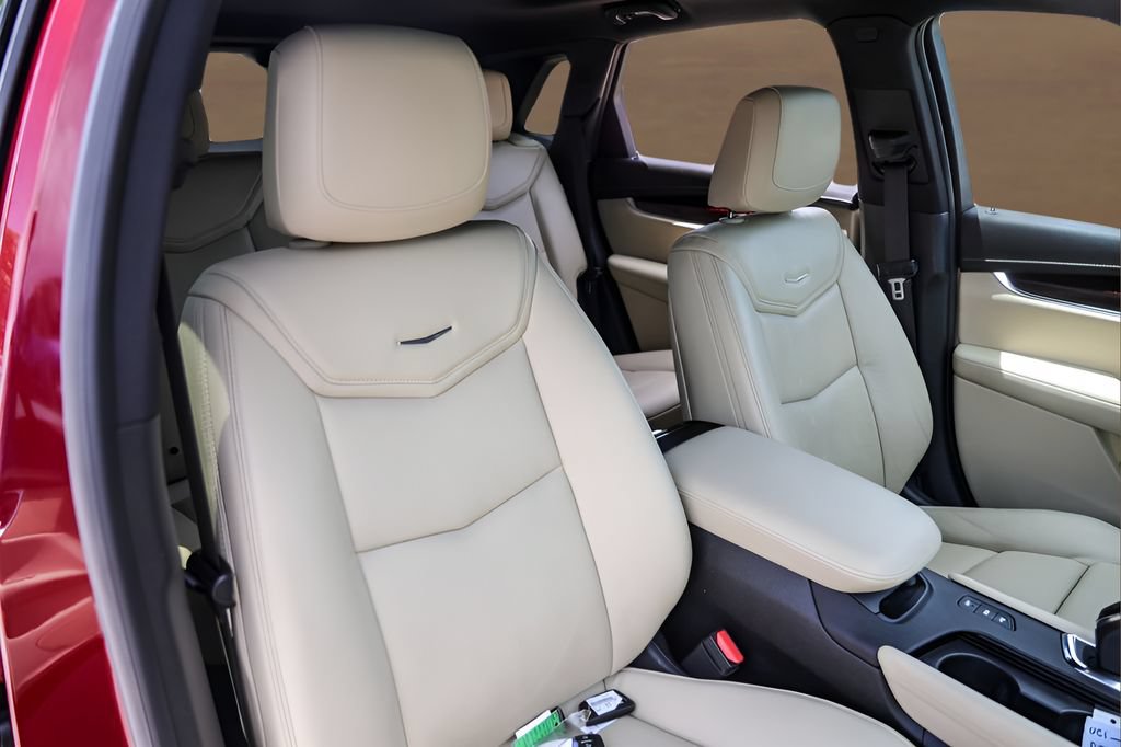 Used 2017 Cadillac XT5 Premium Luxury AWD/4WD image 32