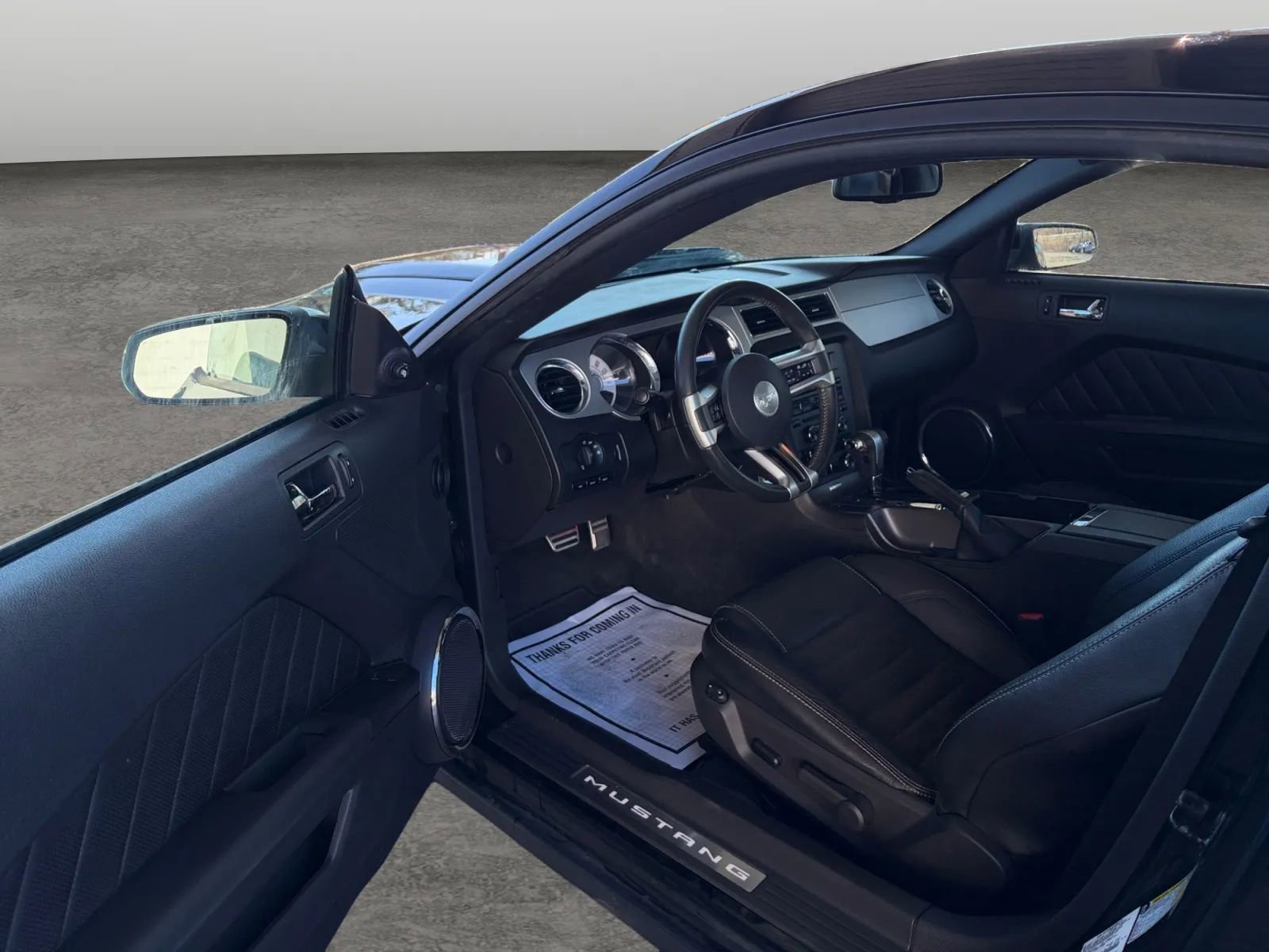 Used 2010 Ford Mustang GT image 9