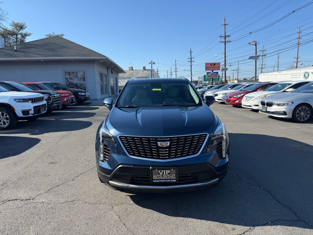Used 2019 Cadillac XT4 Premium Luxury w/ Cold Weather Package image 2