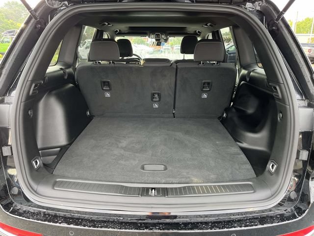 Used 2025 Jeep Grand Cherokee Laredo X AWD/4WD image 18