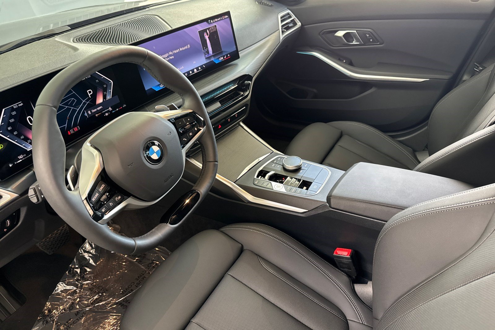 Used 2026 BMW 330i Sedan w/ Convenience Package RWD image 11