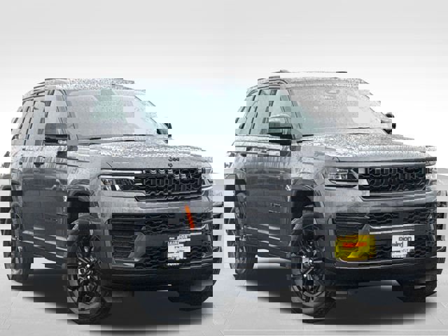 New 2026 Jeep Grand Cherokee Altitude image 1