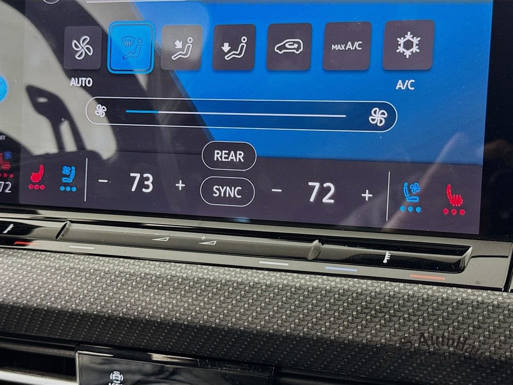 Used 2022 Volkswagen Golf R image 27