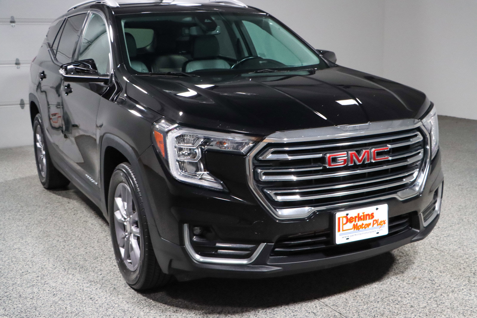 Used 2023 GMC Terrain SLT image 5