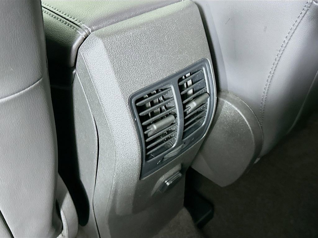 Used 2019 Ford Escape SEL image 32