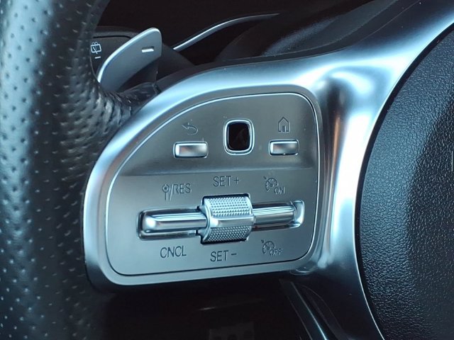 Used 2022 Mercedes-Benz GLC 300 image 9