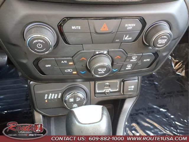 Used 2023 Jeep Renegade Trailhawk AWD/4WD image 37