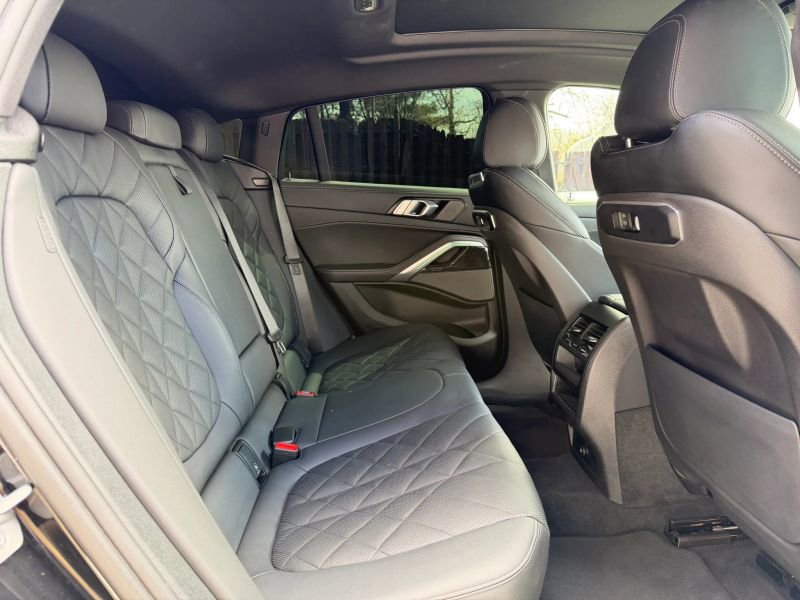 Used 2024 BMW X6 xDrive40i w/ Premium Package image 25