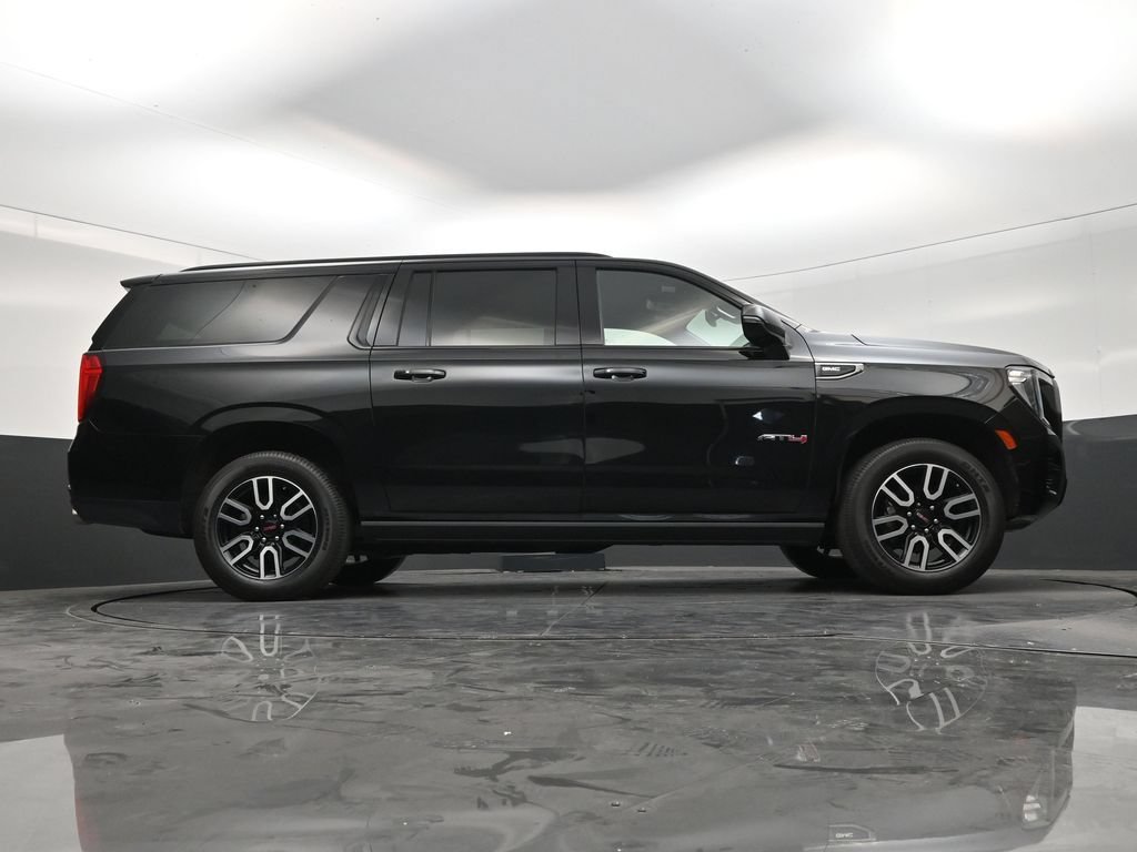 Used 2022 GMC Yukon XL AT4 AWD/4WD image 25