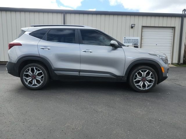 Used 2021 Kia Seltos SX w/ SX Sunroof Package image 5