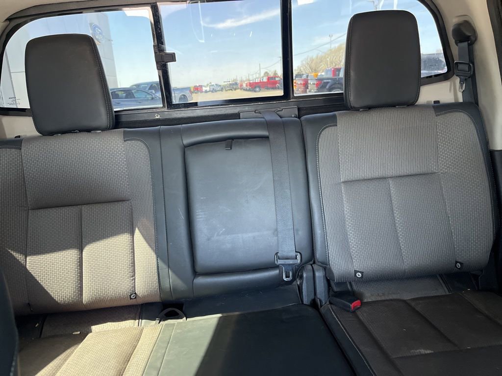 Used 2017 Nissan Titan S RWD image 16