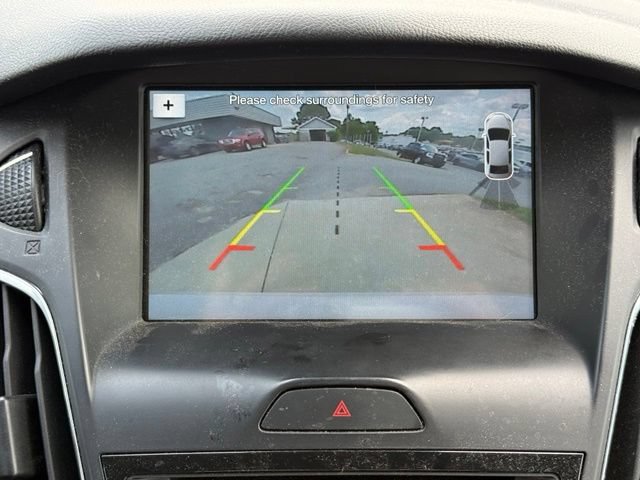 Used 2018 Ford Focus Titanium w/ Titanium Technology Package FWD image 25