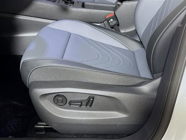 New 2026 Volkswagen Tiguan SE image 16