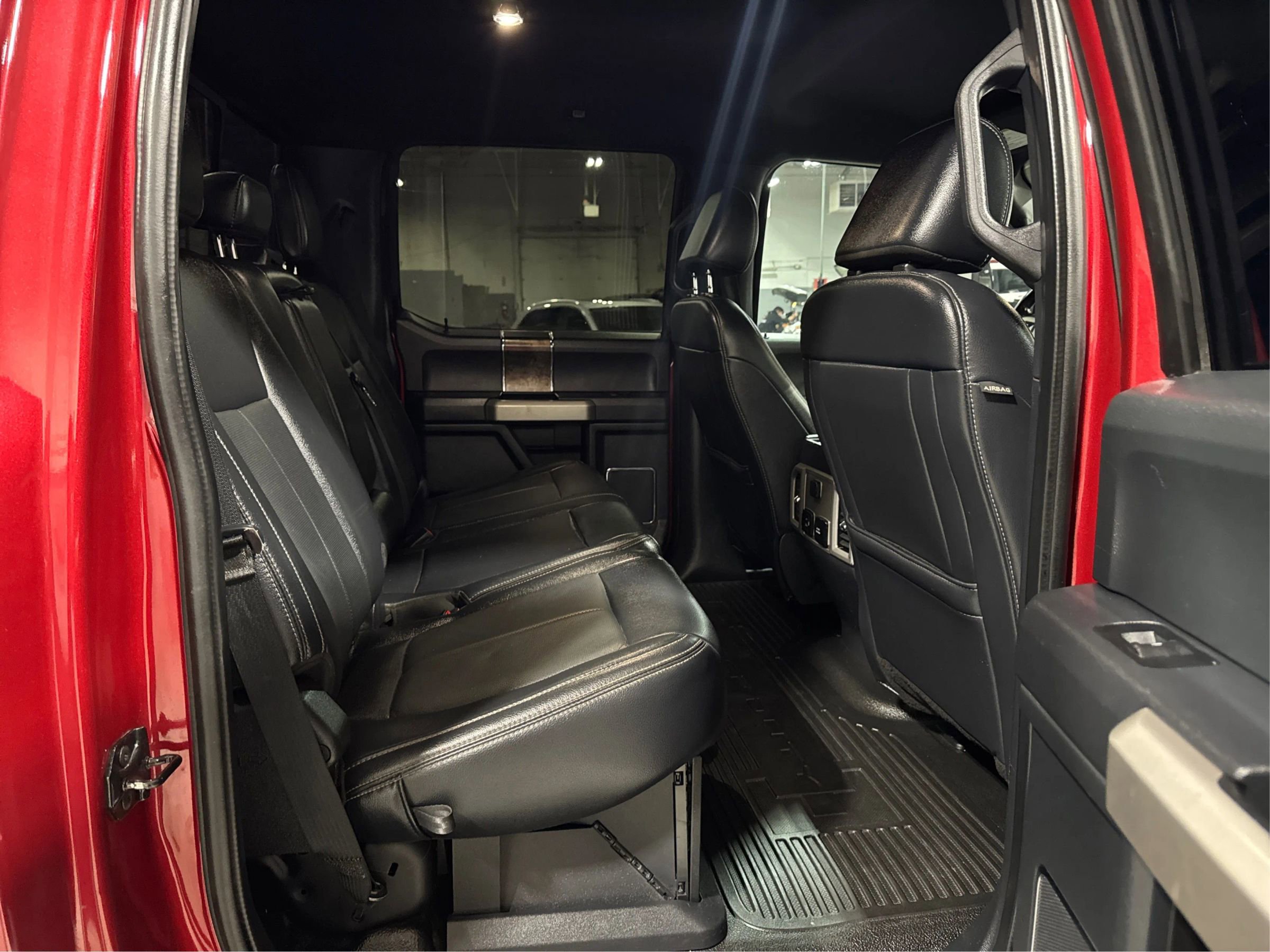 Used 2022 Ford F350 Lariat w/ Black Appearance Package image 15