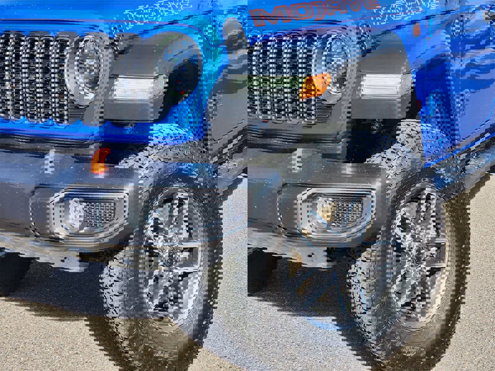 Used 2024 Jeep Gladiator Mojave image 2