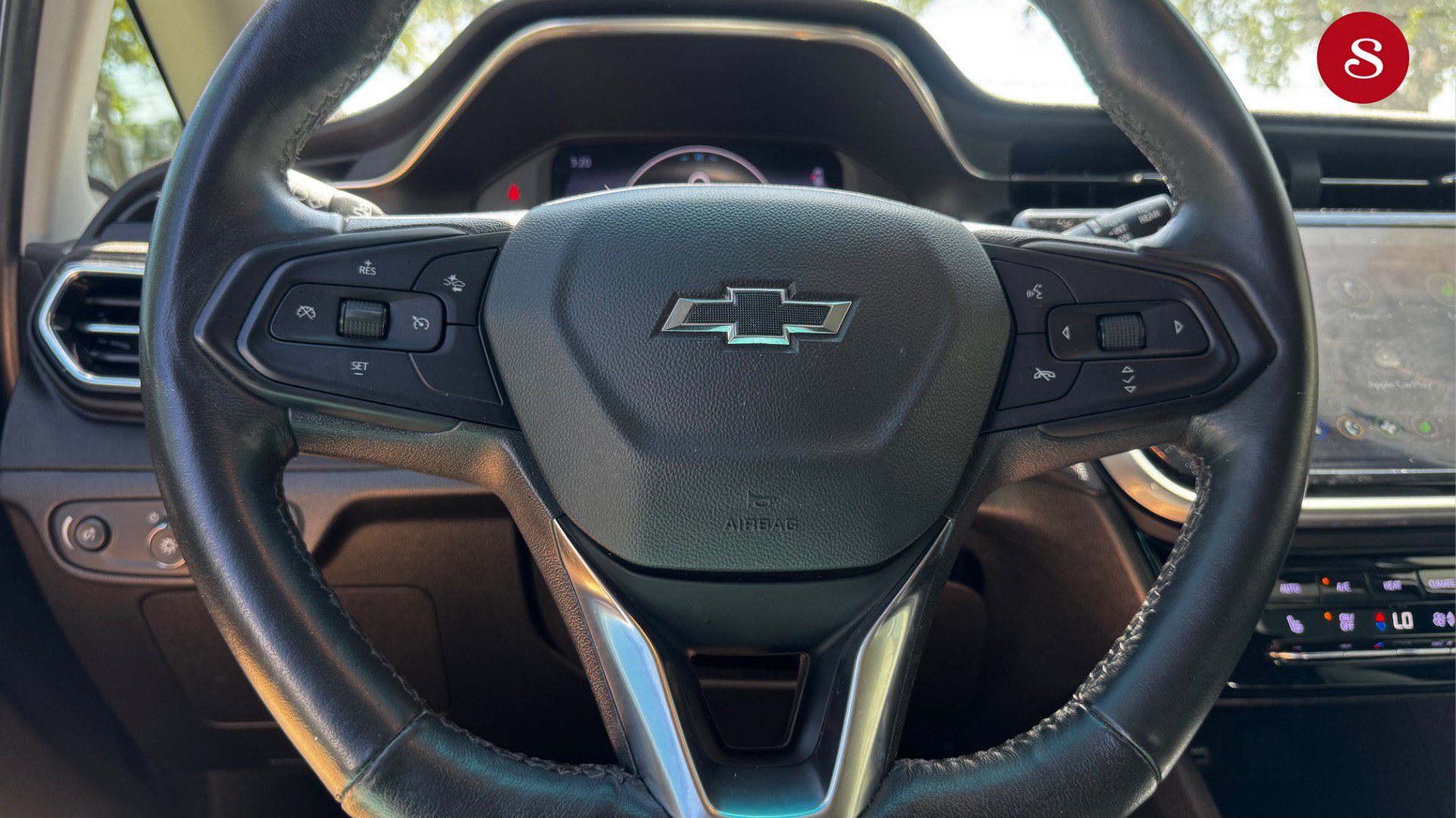 Used 2022 Chevrolet Bolt LT FWD image 10