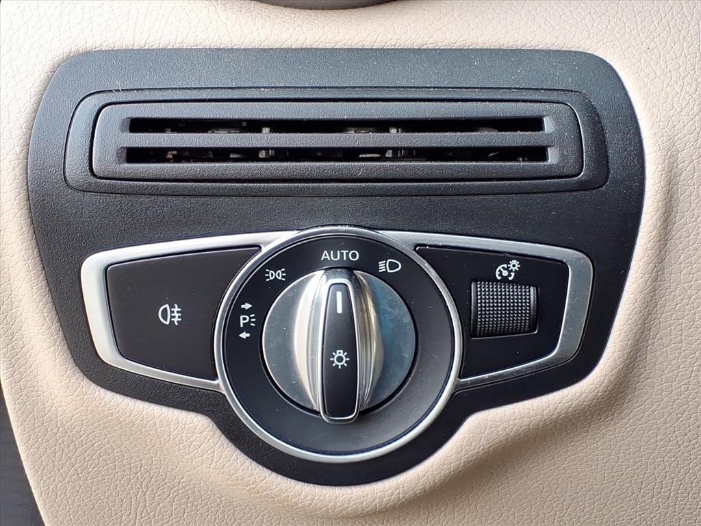 Certified 2022 Mercedes-Benz GLC 300 4MATIC image 16