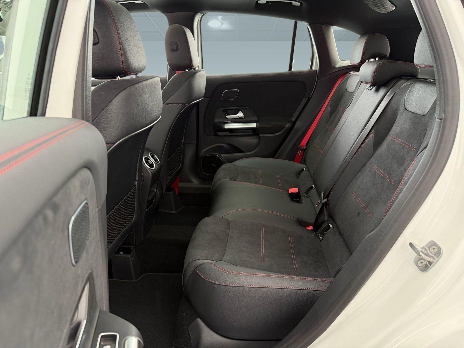 New 2026 Mercedes-Benz GLA 35 AMG 4MATIC image 12