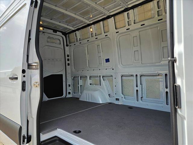 Used 2025 Mercedes-Benz Sprinter 2500 image 19