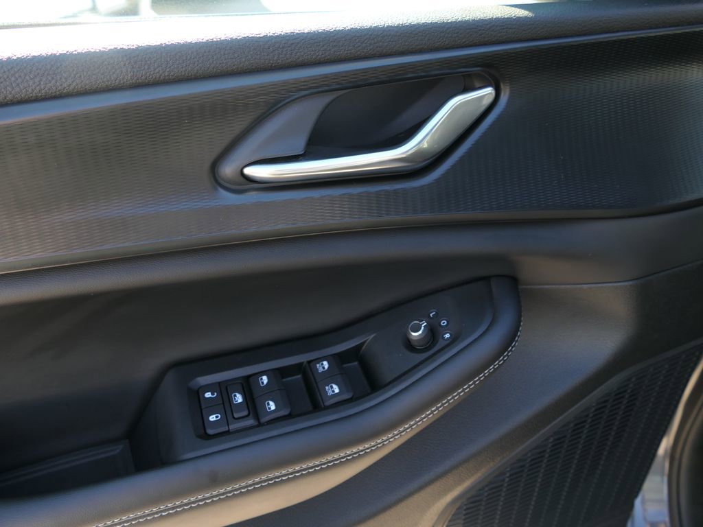 Used 2025 Jeep Grand Cherokee L Laredo w/ Luxury Tech Group I image 11