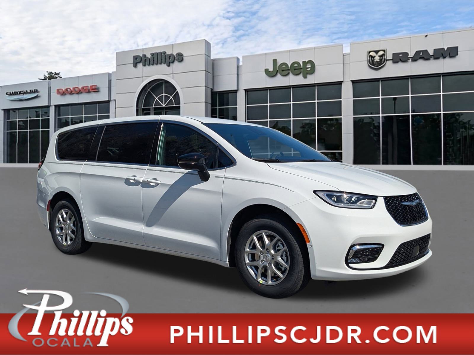 New 2026 Chrysler Pacifica Select image 1
