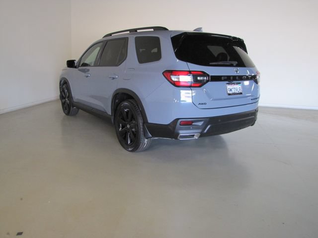 Certified 2025 Honda Pilot Black Edition image 24