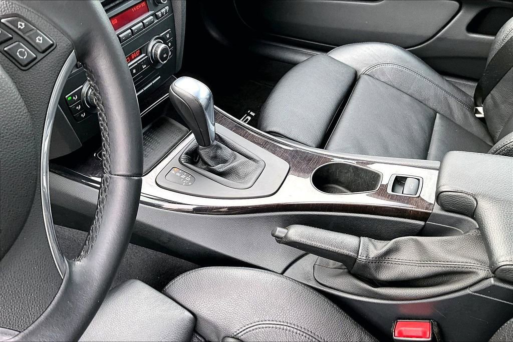 Used 2011 BMW 335i Convertible image 18