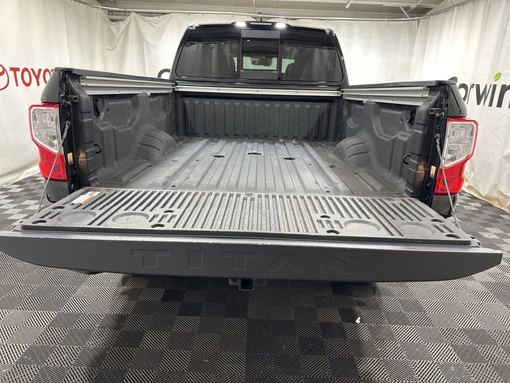 Used 2024 Nissan Titan SV w/ SV Convenience Package image 17