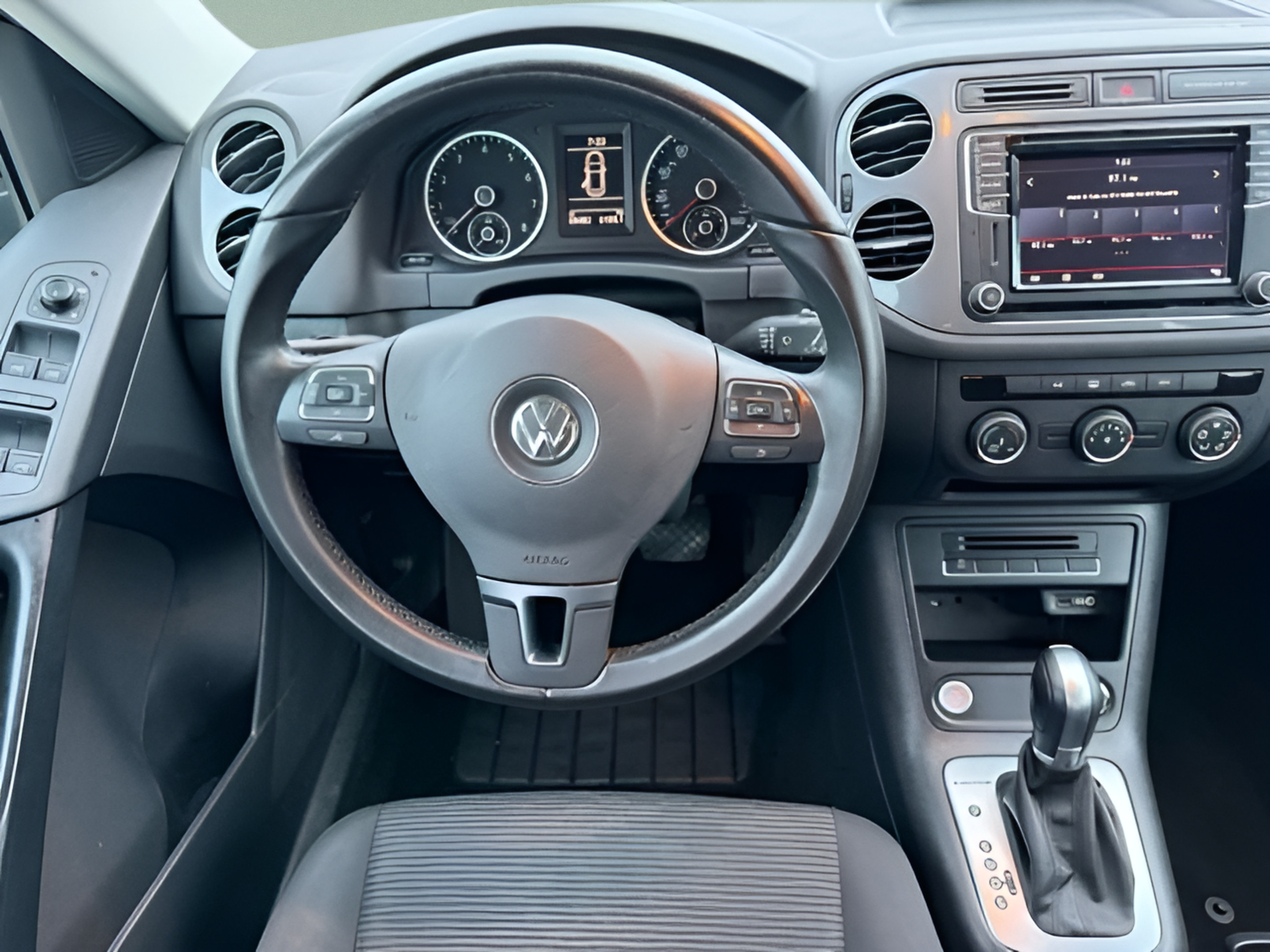 Used 2017 Volkswagen Tiguan S AWD/4WD image 12