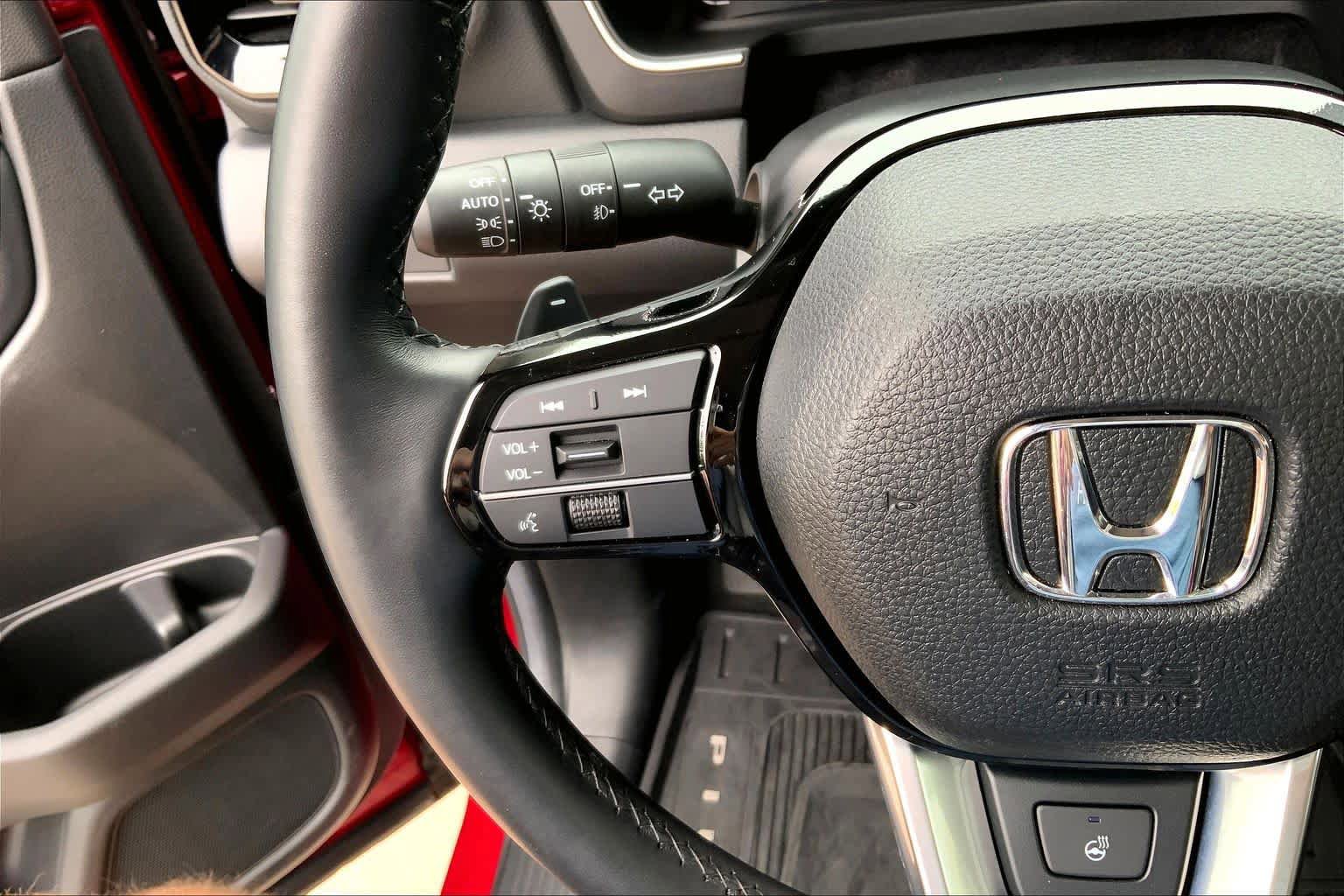 Used 2025 Honda Pilot Elite image 22
