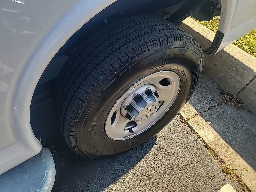 Used 2024 Chevrolet Express 2500 w/ Driver Convenience Package image 5