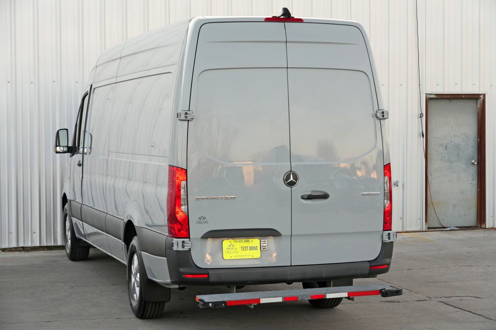 Used 2023 Mercedes-Benz Sprinter 2500 w/ Acoustic Package image 39
