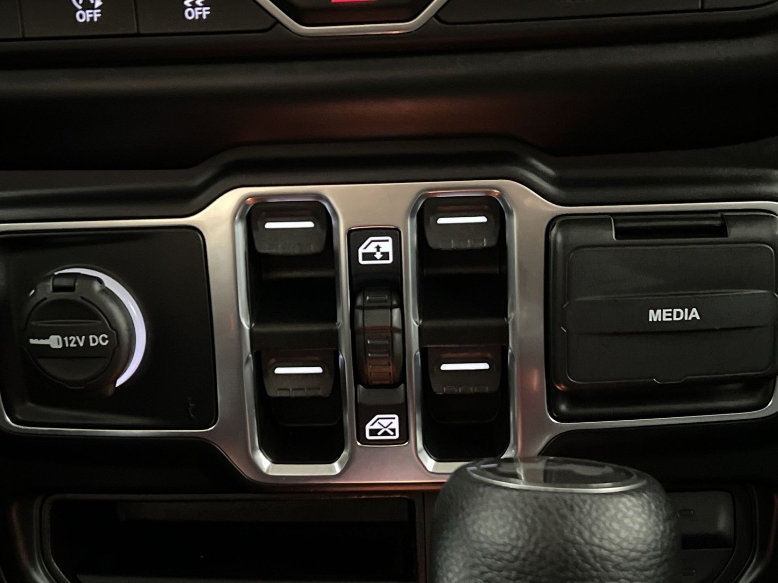 Used 2022 Jeep Wrangler Unlimited Sport AWD/4WD image 15