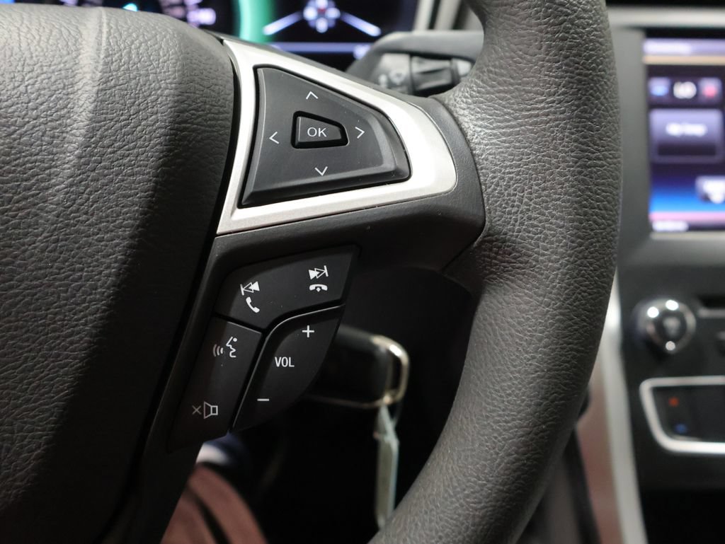 Used 2016 Ford Fusion SE FWD image 34