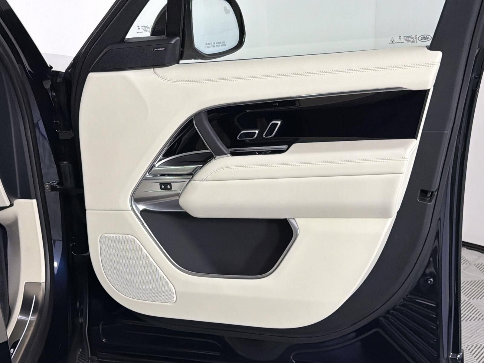 New 2026 Land Rover Range Rover SE AWD/4WD image 30