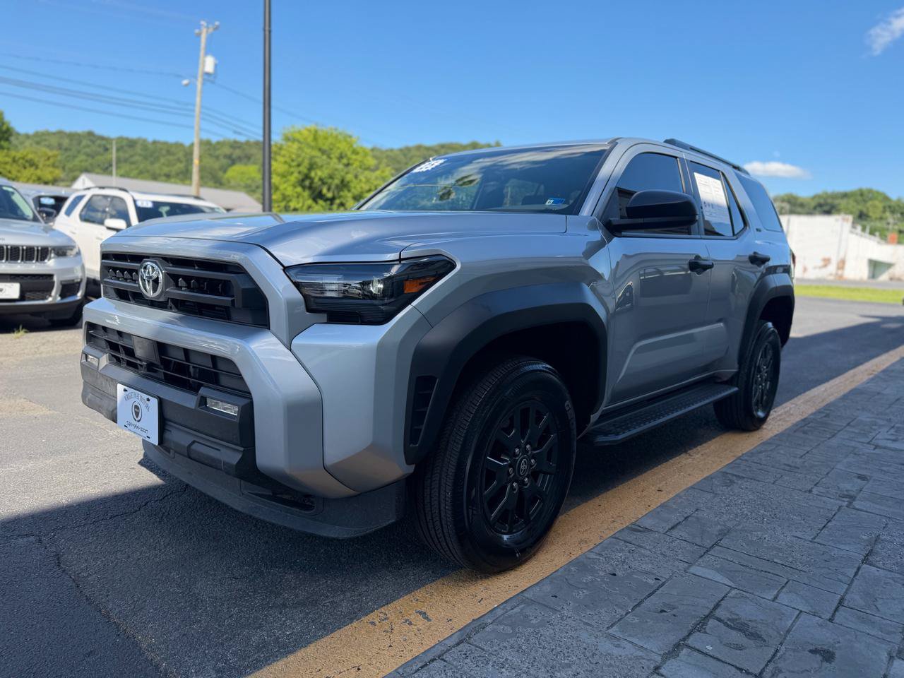 Used 2025 Toyota 4Runner SR5 AWD/4WD image 4